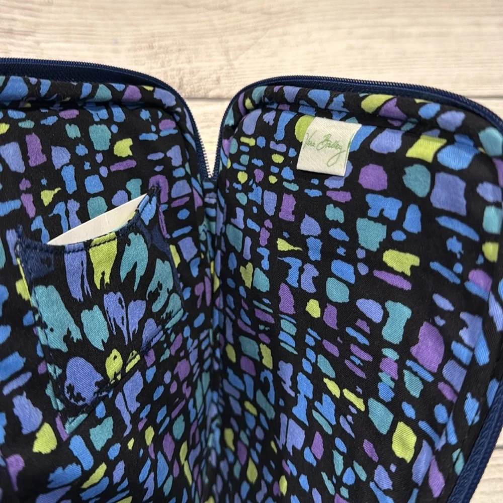 Vera Bradley zippered tablet/e-reader sleeve pouch - Picture 7 of 10